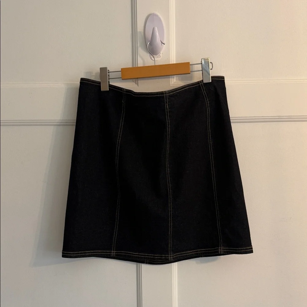 Le Chateau Denim Mini Skirt - Picture 2 of 8